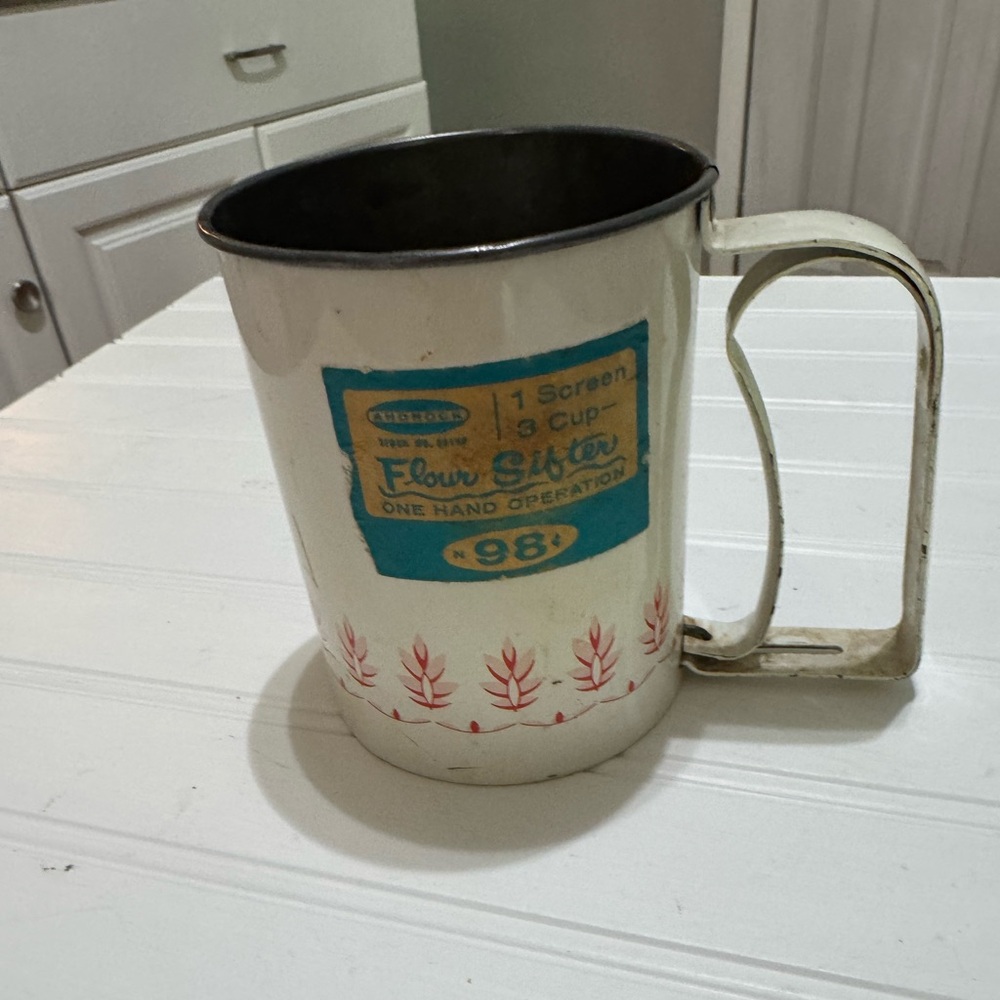 Vintage Flour Sifter with Red Leaf Design 3cup